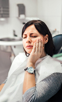 Woman with tooth pain